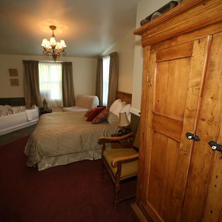 Auberge De La Tour Du Lac Sainte-Agathe-des-Monts Kültér fotó