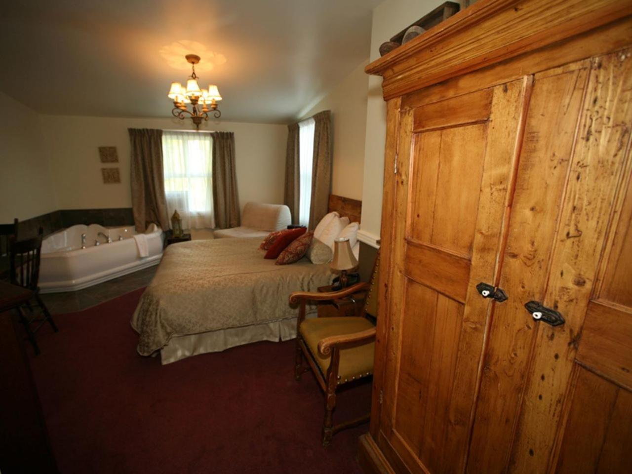 Auberge De La Tour Du Lac Sainte-Agathe-des-Monts Kültér fotó