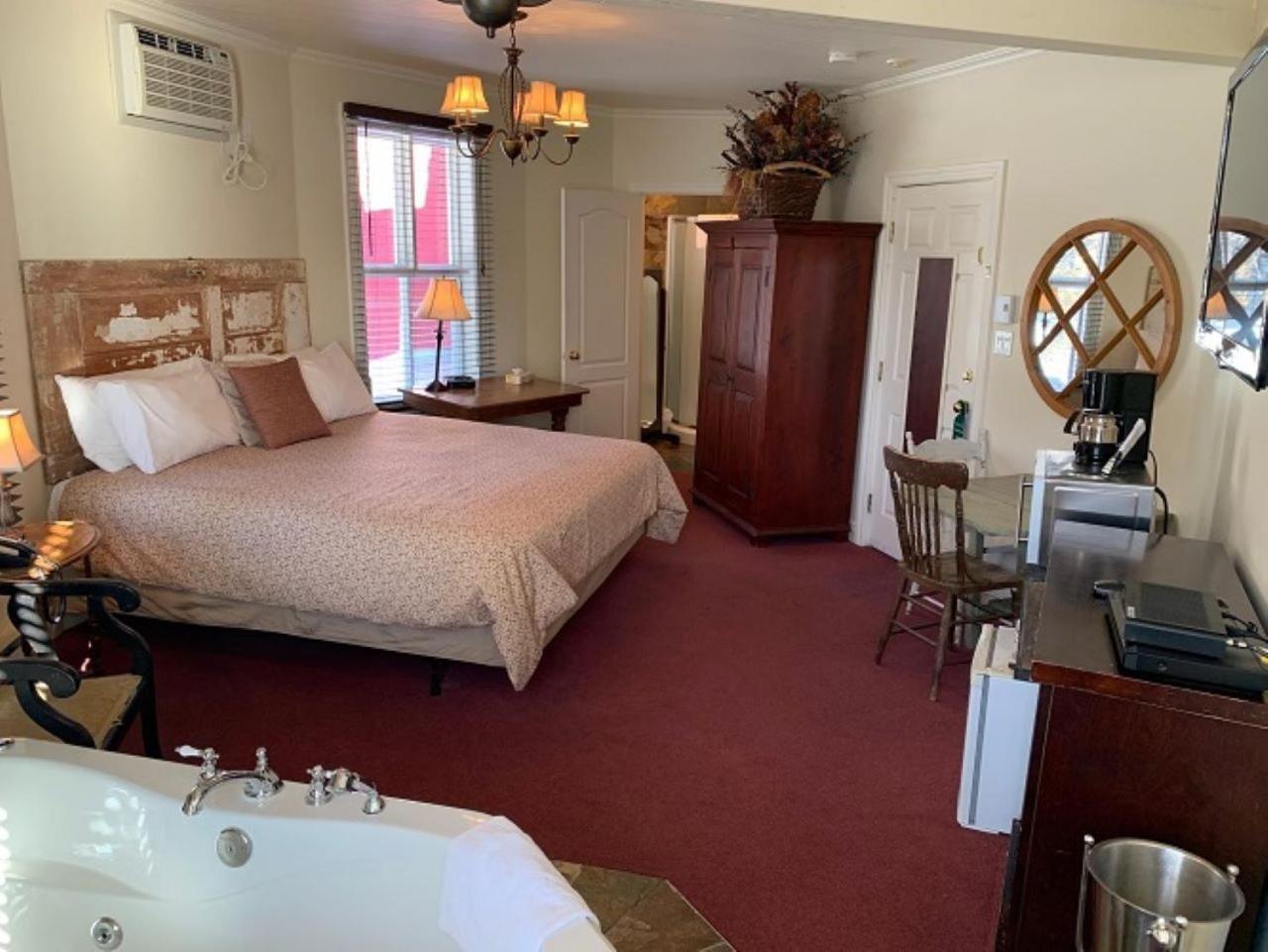 Auberge De La Tour Du Lac Sainte-Agathe-des-Monts Kültér fotó