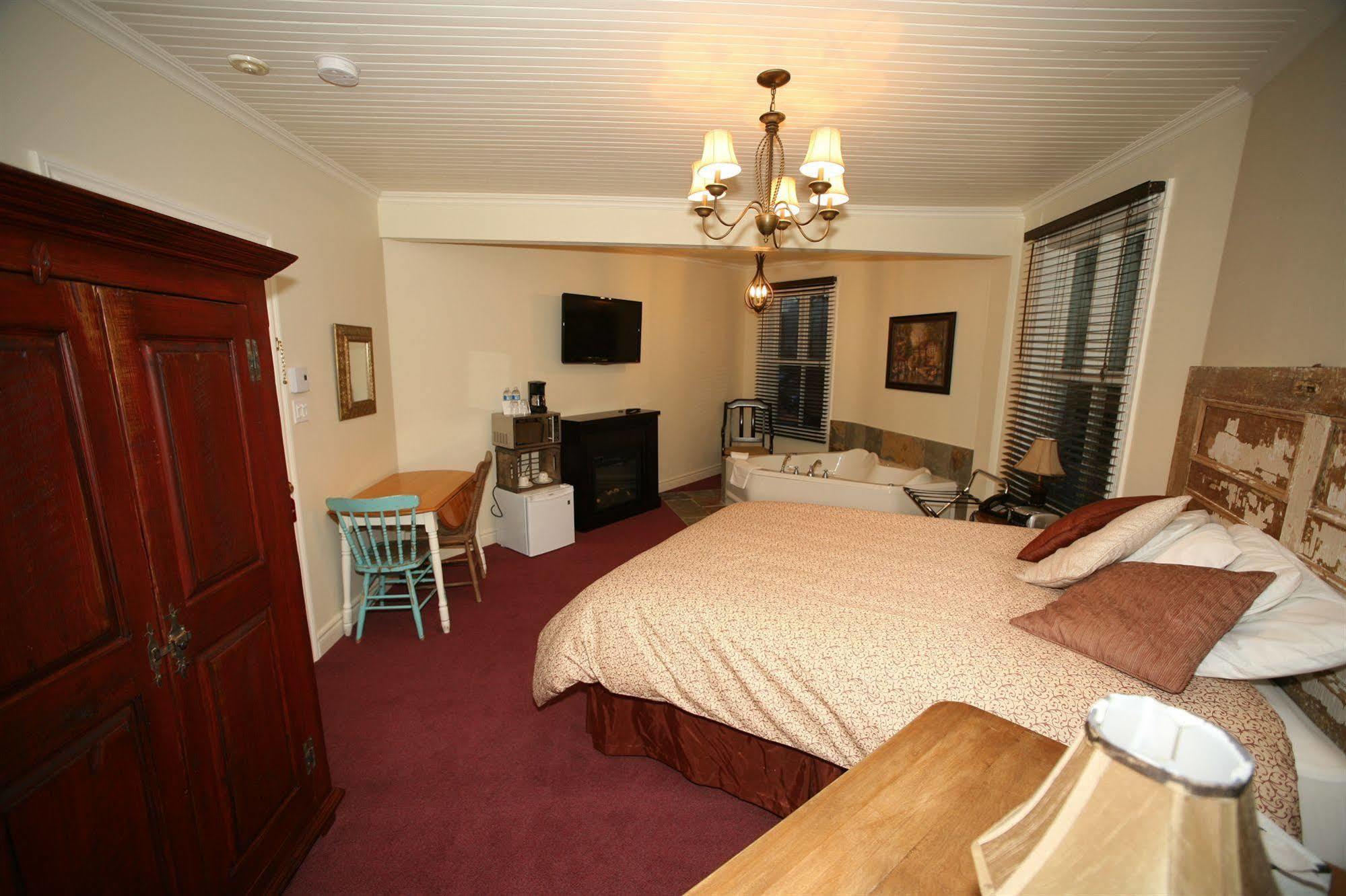 Auberge De La Tour Du Lac Sainte-Agathe-des-Monts Kültér fotó