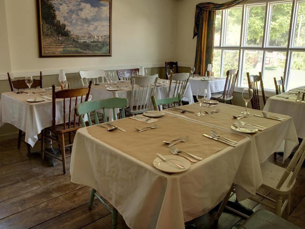 Auberge De La Tour Du Lac Sainte-Agathe-des-Monts Kültér fotó
