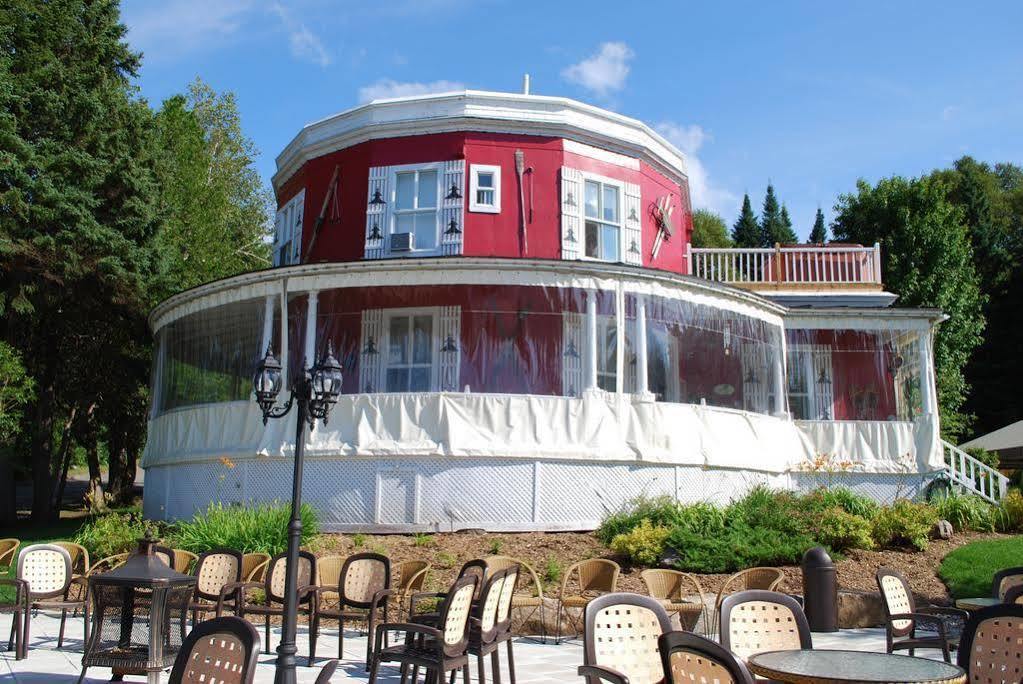 Auberge De La Tour Du Lac Sainte-Agathe-des-Monts Kültér fotó